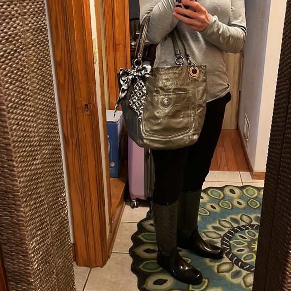 Coach Patent Shoulder Tote - Picture 10 of 10